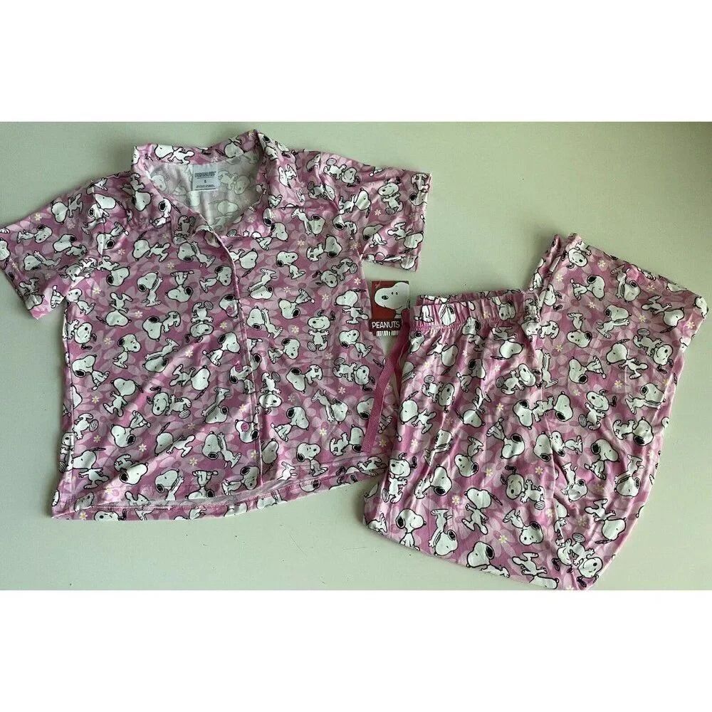 Peanuts SNOOPY Pink Women’s Sz S Pajama PJ Set Pants Long Sleeve Soft Daisies